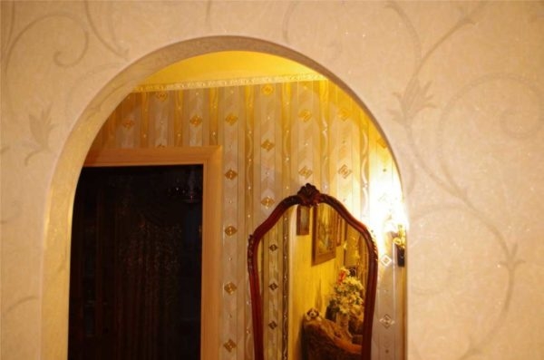 Отделка откосов декоративными пластиковым уголками