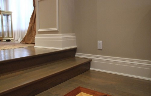 Какой выбрать плинтус — изучаем варианты!