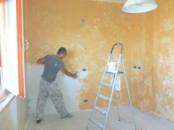 Как нанести венецианскую мраморную штукатурку своими руками