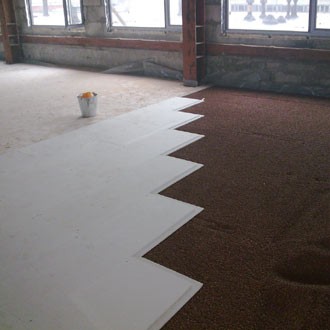 Как выровнять бетонный пол: основные технологии