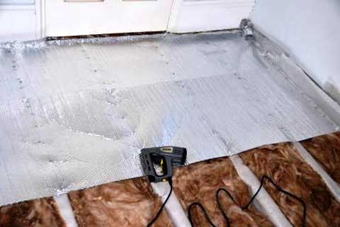 Своевременное утепление пола в деревянном доме — уменьшение теплопотерь