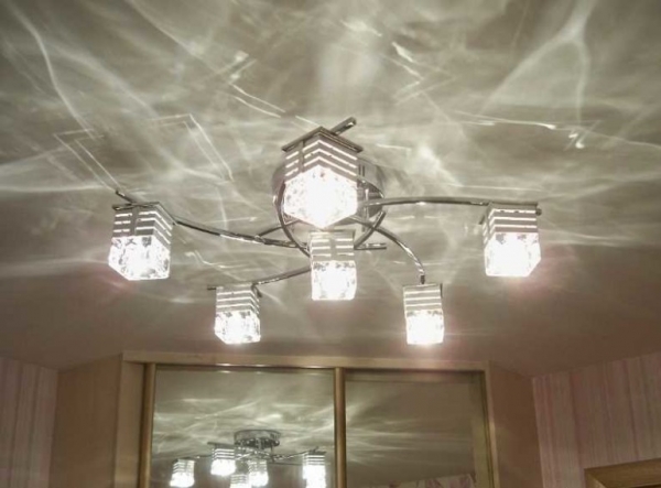 Чем лучше усилить крепление под тяжелую люстру