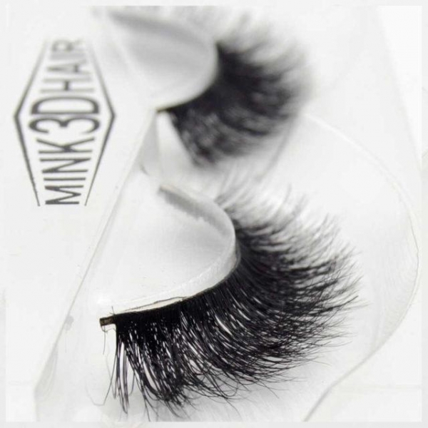 Как можно убрать клей с накладных ресниц