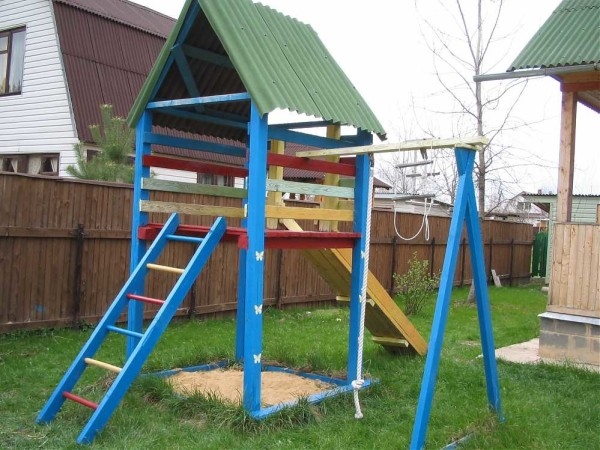 Как сделать детскую площадку самостоятельно: 70 фото реальных построек Как сделать детскую площадку самостоятельно: 70 фото реальных построек