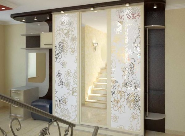 Шкаф купе в прихожую: идеи дизайна и наполнения