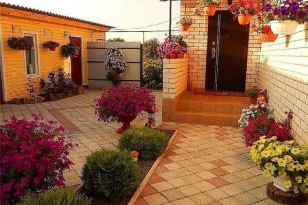 Основы создания ландшафтного дизайна двора частного дома