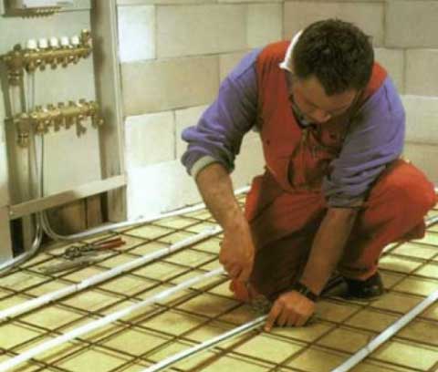 Теплые водяные полы без стяжки: преимущества и рекомендации по монтажу