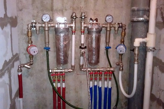 Тройниковая и коллекторная разводка труб в квартире &mdash; схемы монтажа