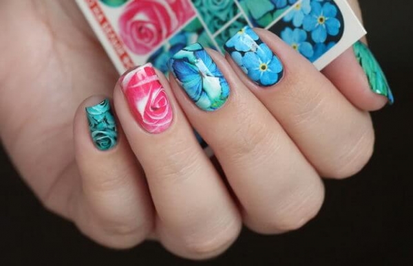 Как правильно клеить слайдеры на ногти? Как правильно клеить слайдеры на ногти?