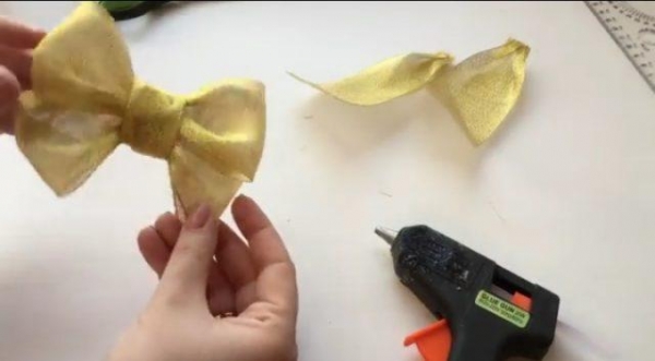 Как правильно сделать бант на елку из ленты