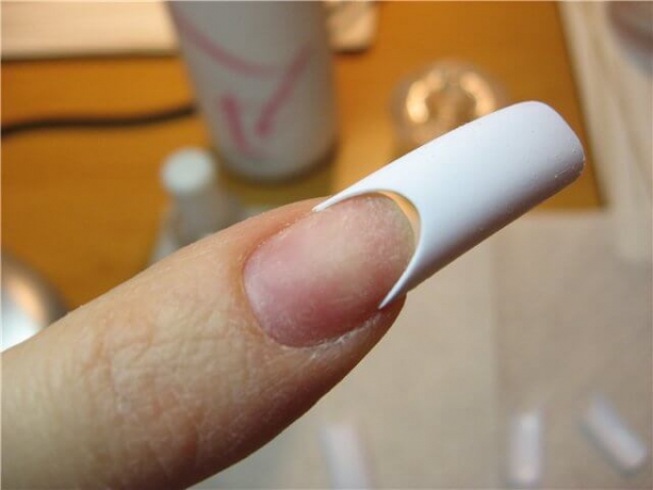 Как надежно приклеить типсы на ногти? Как надежно приклеить типсы на ногти?