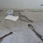 Выявляем дефекты и делаем ремонт стяжки пола: тонкости выполнения Выявляем дефекты и делаем ремонт стяжки пола: тонкости выполнения