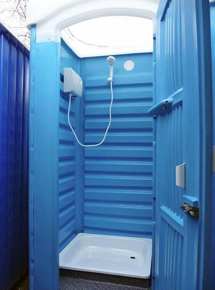 Уличная душевая кабина для дачи &mdash; строительство своими руками