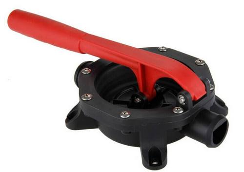 Ручной насос для перекачки воды из скважины и его виды