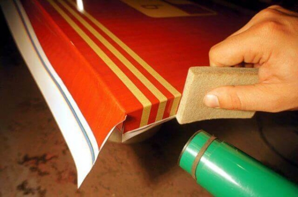 Как правильно использовать самоклеящеюся пленку? Как правильно использовать самоклеящеюся пленку?