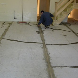 Как уложить линолеум на бетонный пол: варианты монтажа Как уложить линолеум на бетонный пол: варианты монтажа