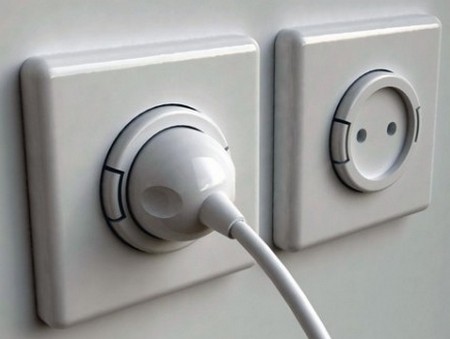 Почему розетки из керамики лучше пластиковых Почему розетки из керамики лучше пластиковых