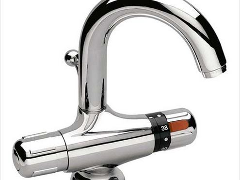 Смеситель с термостатом для ванной с душем и его виды Смеситель с термостатом для ванной с душем и его виды