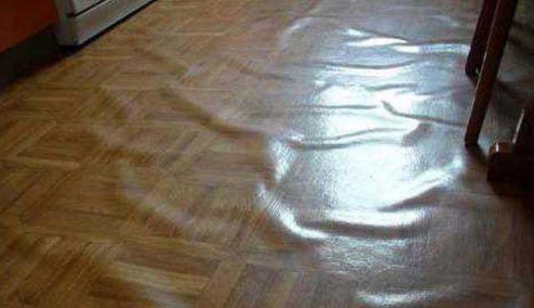 Ремонт линолеума: причины повреждений и как устранить последствия самостоятельно Ремонт линолеума: причины повреждений и как устранить последствия самостоятельно