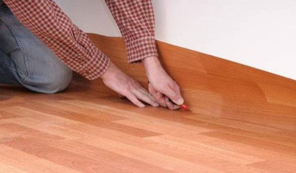 Как уложить линолеум на бетонный пол: варианты монтажа Как уложить линолеум на бетонный пол: варианты монтажа