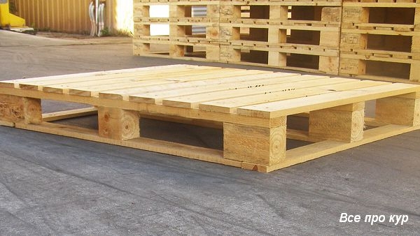 Большой курятник из целых поддонов своими руками Большой курятник из целых поддонов своими руками