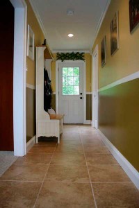 Плитка напольная для коридора: устойчивость и безопасность