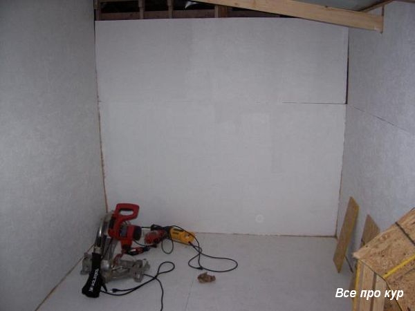 Большой курятник из целых поддонов своими руками Большой курятник из целых поддонов своими руками