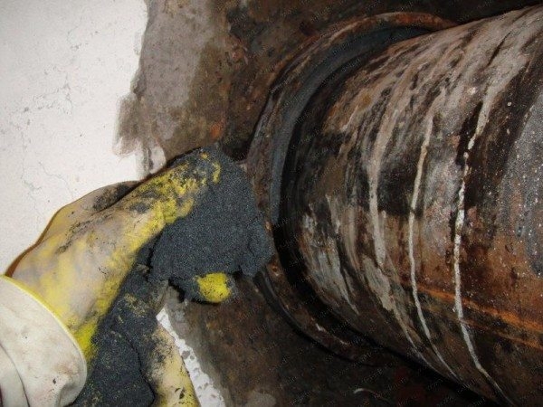 Зачем нужен герметик для канализации: как выбрать и как им пользоваться