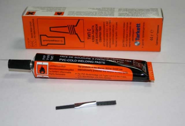 Клей для линолеума: разновидности и технология использования Клей для линолеума: разновидности и технология использования