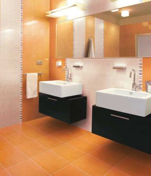 Плитка напольная для ванной: на какие характеристики обратить внимание и как класть плитку на пол