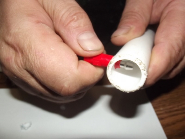 Мастерим ниппельную поилку курочкам Мастерим ниппельную поилку курочкам