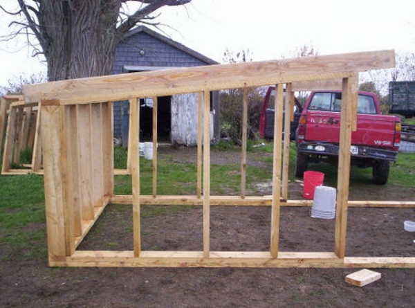 Строим сарай для несушек