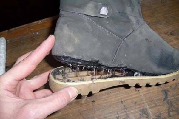 Как приклеить подошву самостоятельно? Какой клей выбрать?